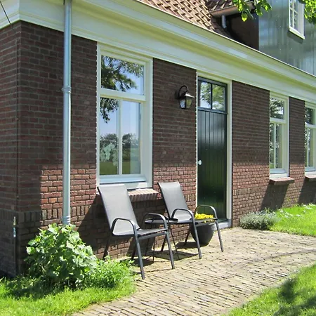 Apartment Aan De Dijk *
